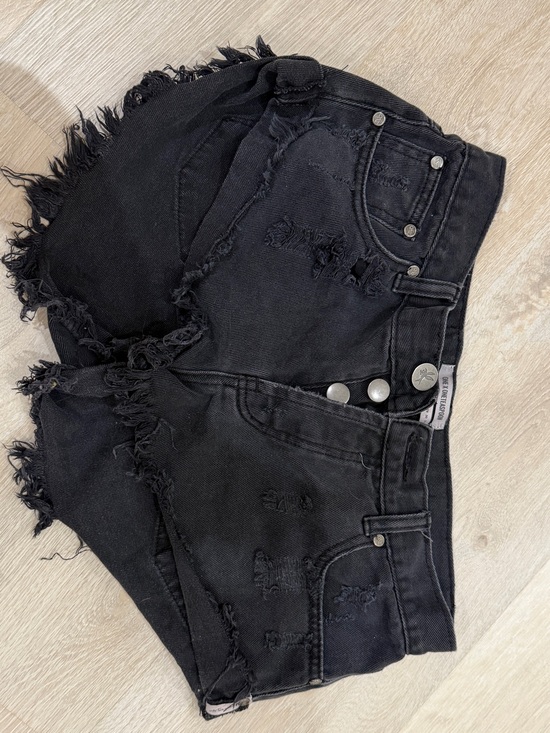 One Teaspoon Pants - One Teaspoon Black Washed Denim Shorts